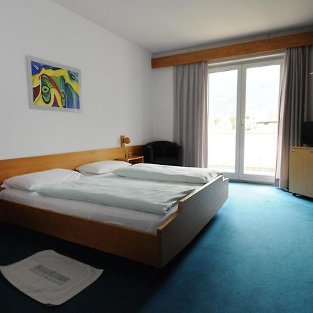 Hotel-Restaurant-Pizzeria Goldrainerhof エクステリア 写真