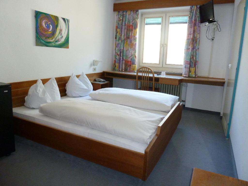 Hotel-Restaurant-Pizzeria Goldrainerhof 部屋 写真