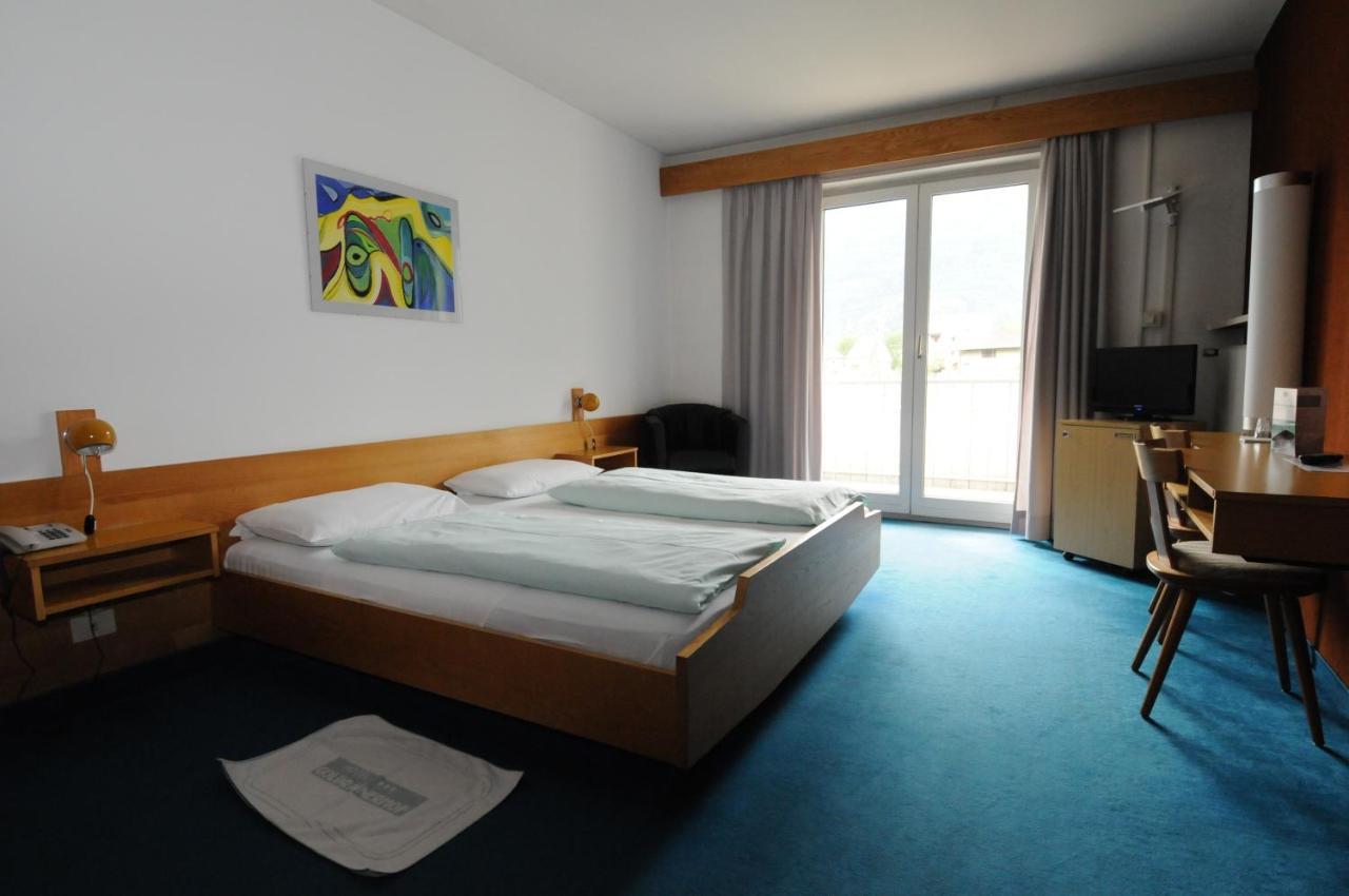 Hotel-Restaurant-Pizzeria Goldrainerhof エクステリア 写真